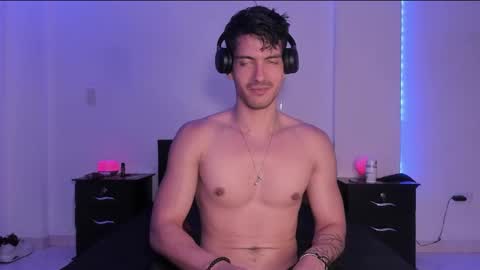 Valentino online show from February 8, 9:15 pm