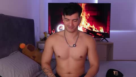 Valentino online show from January 17, 10:00 pm