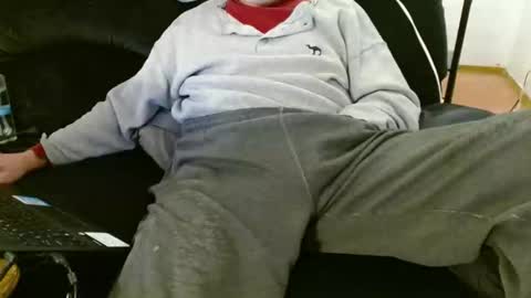 bbboooyyy11 online show from December 5, 2:42 am