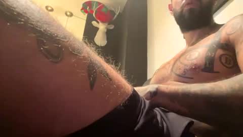 Snapshot of bby044 chatting on December 19, 10:24 am bby044 online show from December 19, 10:24 am