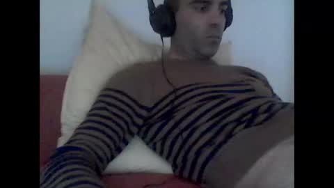 Snapshot of bear14250949 chatting on October 7, 9:35 am bear14250949 online show from October 7, 9:35 am