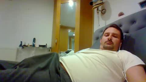 bearboudior online show from May 8, 1:44 pm