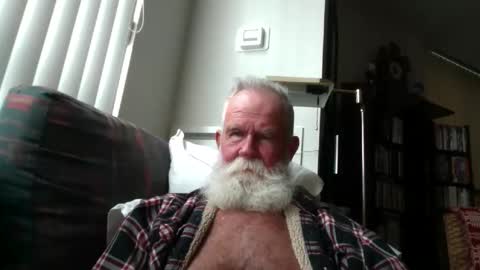 beardbushy online show from March 26, 4:00 pm