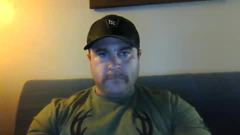 bearded4urpleasure online show from May 4, 11:17 pm