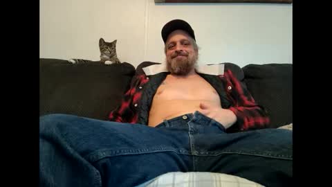 Snapshot of bearded_woodsman chatting on December 4, 4:38 pm bearded_woodsman online show from December 4, 4:38 pm