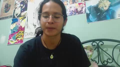 Snapshot of beentage chatting on December 25, 9:33 pm Alex online show from December 25, 9:33 pm