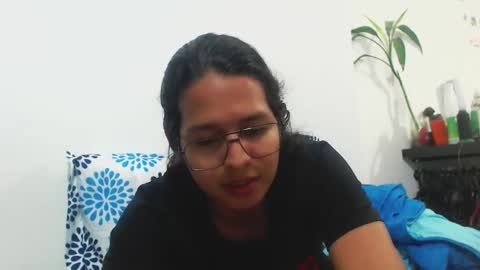 Snapshot of beentage chatting on October 28, 4:48 am Alex online show from October 28, 4:48 am