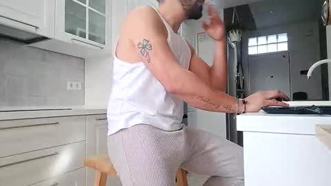 beerman198710 online show from February 13, 9:15 am