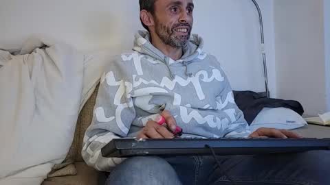 Snapshot of begbestuk chatting on September 22, 3:06 am begbestuk online show from September 22, 3:06 am