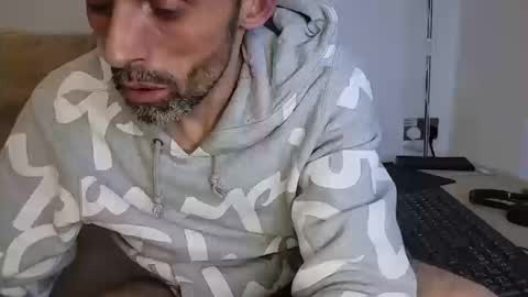 Snapshot of begbestuk chatting on September 23, 3:17 am begbestuk online show from September 23, 3:17 am