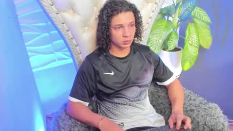 independent model online show from October 16, 10:18 pm