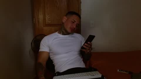 Snapshot of benjamin_isaac chatting on February 2, 9:45 pm benjamin_isaac online show from February 2, 9:45 pm