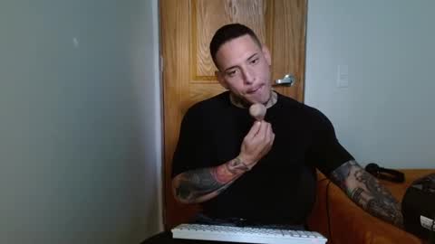 Snapshot of benjamin_isaac chatting on February 26, 9:35 pm benjamin_isaac online show from February 26, 9:35 pm