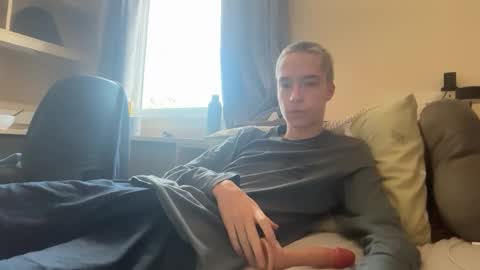 benji_j8 online show from November 29, 1:24 pm