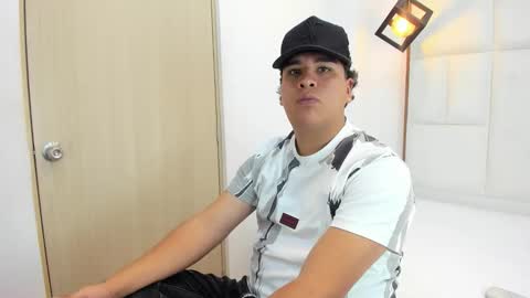 bennett_alejoo online show from September 17, 5:14 pm