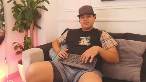 bennett_alejoo online show from October 15, 9:00 pm