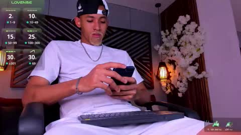 bento_fox online show from November 13, 3:55 am