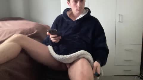 Snapshot of benwardle123 chatting on October 31, 2:20 pm READ MY BIO ---  --- READ MY BIO online show from October 31, 2:20 pm