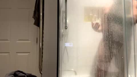 Snapshot of benz10001 chatting on December 13, 4:00 am benz10001 online show from December 13, 4:00 am