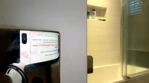 Snapshot of benz10001 chatting on January 29, 12:24 pm benz10001 online show from January 29, 12:24 pm