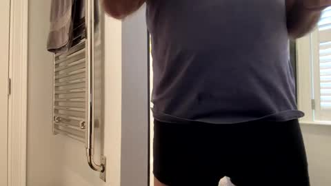 Snapshot of benz10001 chatting on February 20, 12:47 pm benz10001 online show from February 20, 12:47 pm