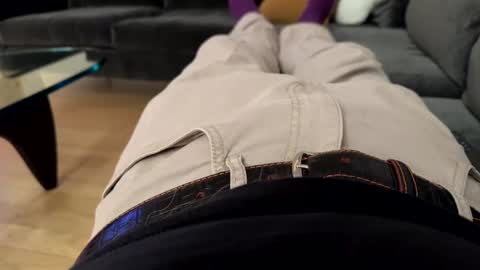 Snapshot of benz10001 chatting on January 1, 4:50 am benz10001 online show from January 1, 4:50 am