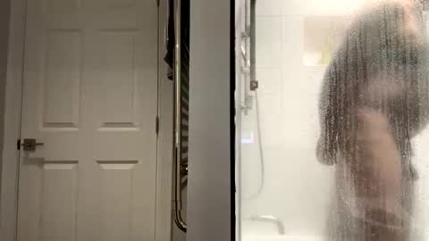 Snapshot of benz10001 chatting on February 6, 12:37 pm benz10001 online show from February 6, 12:37 pm