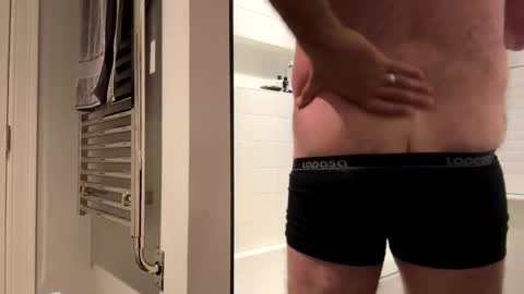 Snapshot of benz10001 chatting on September 18, 10:39 am benz10001 online show from September 18, 10:39 am