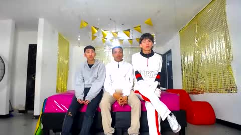 benz boys online show from March 6, 12:09 pm