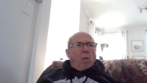 Snapshot of bernard1102 chatting on January 29, 5:02 pm bernard1102 online show from January 29, 5:02 pm