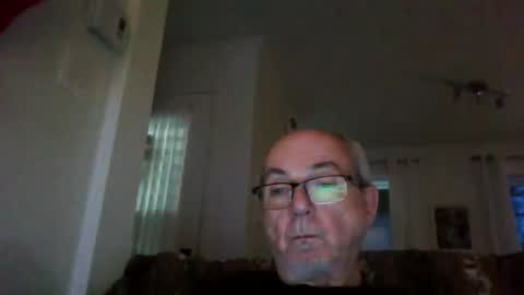 Snapshot of bernard1102 chatting on December 20, 12:05 pm bernard1102 online show from December 20, 12:05 pm