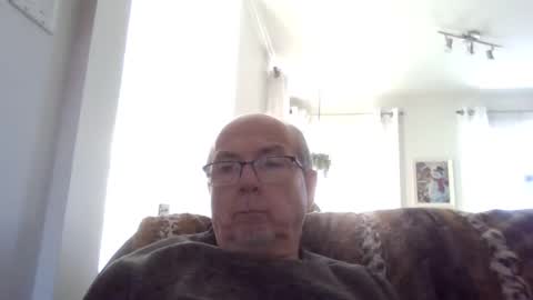 Snapshot of bernard1102 chatting on December 26, 5:30 pm bernard1102 online show from December 26, 5:30 pm