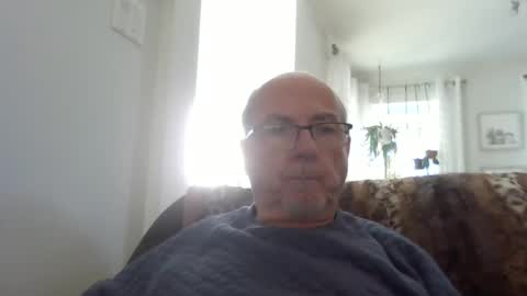 Snapshot of bernard1102 chatting on September 13, 1:01 pm bernard1102 online show from September 13, 1:01 pm