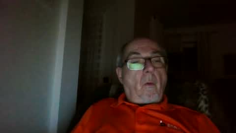 Snapshot of bernard1102 chatting on December 31, 3:12 am bernard1102 online show from December 31, 3:12 am