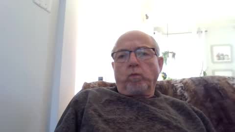 Snapshot of bernard1102 chatting on January 25, 3:20 pm bernard1102 online show from January 25, 3:20 pm