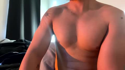 Snapshot of berriess_ chatting on January 7, 1:32 pm berriess_ online show from January 7, 1:32 pm