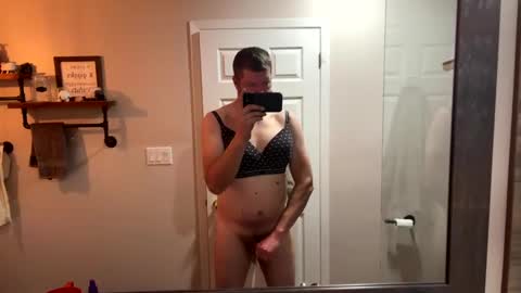 Snapshot of bigcam3cummins chatting on February 4, 3:00 am bigcam3cummins online show from February 4, 3:00 am