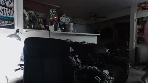 biggerisbetter21 online show from March 3, 11:28 am