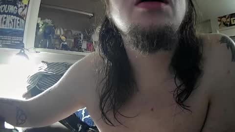 biggerisbetter21 online show from December 18, 7:04 am