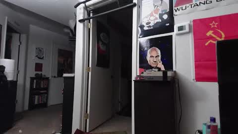 biggerisbetter21 online show from October 11, 6:50 am