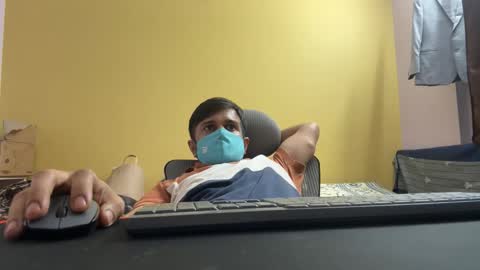 bighandsomesatisfy online show from April 6, 3:35 pm