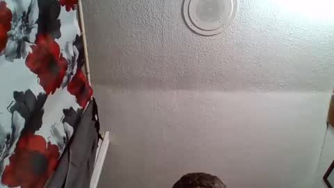 Snapshot of bigmike5702 chatting on October 29, 11:13 am casper617 online show from October 29, 11:13 am