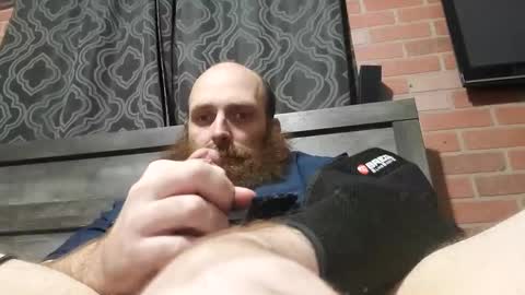 Snapshot of bigprick85 chatting on March 8, 8:19 am bigprick85 online show from March 8, 8:19 am