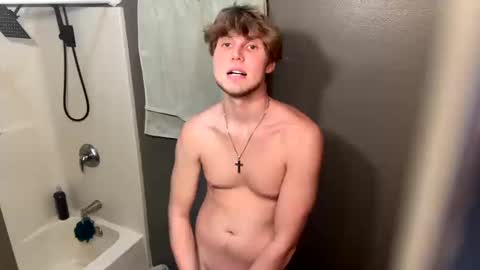 Snapshot of bigskinnyboyshh chatting on October 18, 4:28 am bigskinnyboyshh online show from October 18, 4:28 am