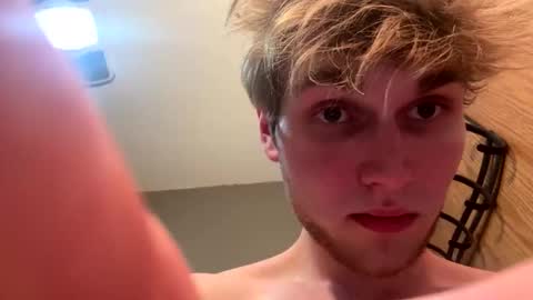 Snapshot of bigskinnyboyshh chatting on January 5, 4:47 am bigskinnyboyshh online show from January 5, 4:47 am