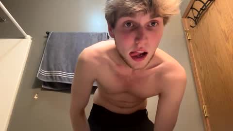 Snapshot of bigskinnyboyshh chatting on January 10, 6:09 am bigskinnyboyshh online show from January 10, 6:09 am