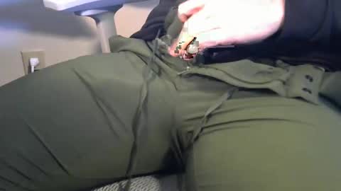 Snapshot of bigsword4her chatting on December 13, 2:05 pm bigsword4her online show from December 13, 2:05 pm