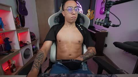 bigxboy96 online show from November 10, 5:23 am