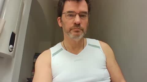 bikertom1988 online show from February 15, 11:06 am