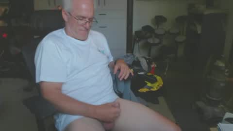 billp750876 online show from July 2, 10:38 pm